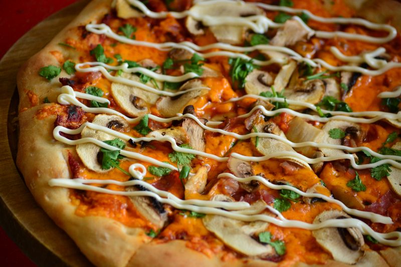 Mod Pizza spicy Italian sausage and roasted pepper pizza